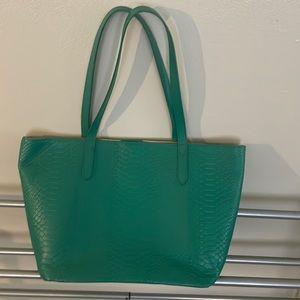 Beautiful leather Kelly green bag.